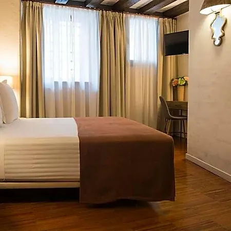 Abad Hotel 3*