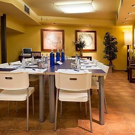 Hotel Abad 3*