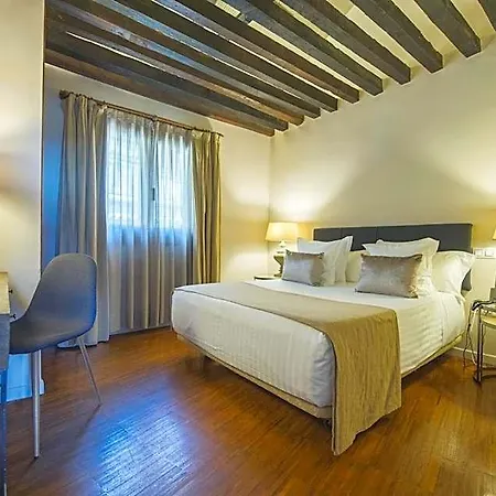 Hotel Abad
