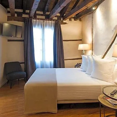 Abad Hotel 3*