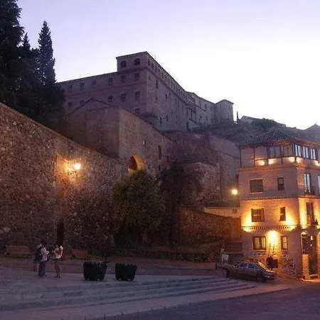 阿瓦德托莱多酒店 3*